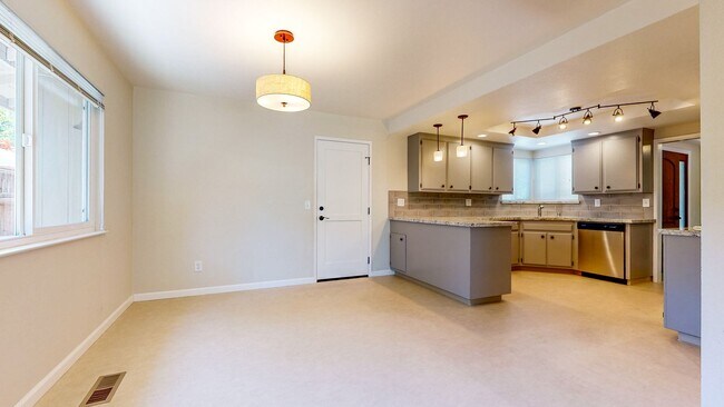 Building Photo - Rincon Valley Single Level, Landscaper Included!