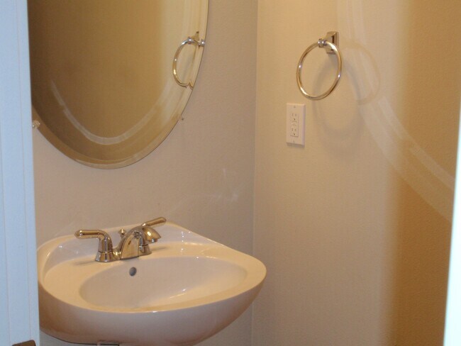 Building Photo - Two Story Home in the Riverstone Community