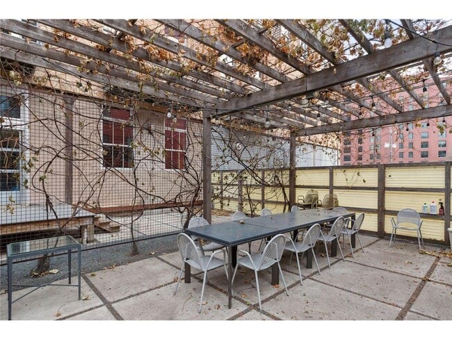 Building Photo - 801 N Washington Ave