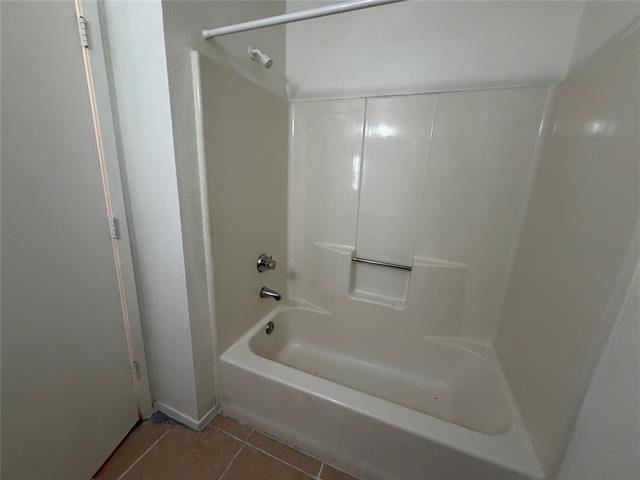 Building Photo - 425 Signal Hill Ct N