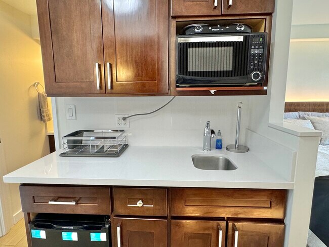 Building Photo - 445 Seaside Ave