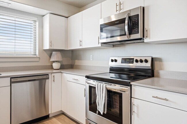 Building Photo - 2 Bed 1 Bath in Washington!
