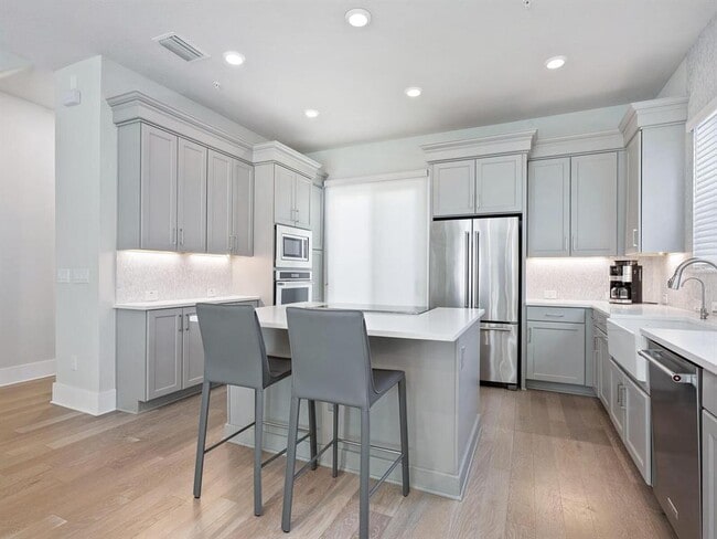 Building Photo - 508 Laurel Pk Dr