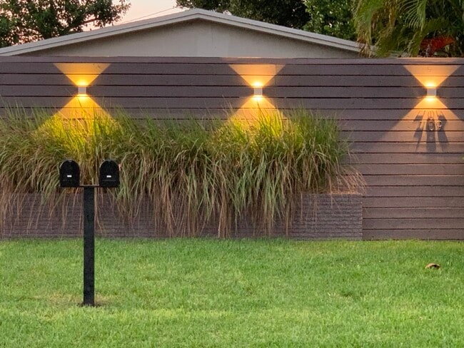 Nightime - 707 NE 22nd Dr