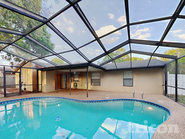 Building Photo - 1314 Oakcrest Dr