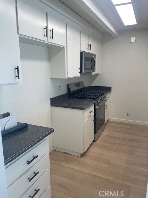 Building Photo - 241 Avenida Montalvo