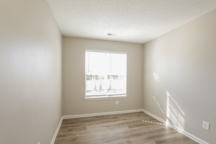 Building Photo - 4813 Shea Ct
