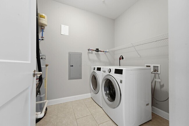 Building Photo - 5339 Highpointe Lakes Dr