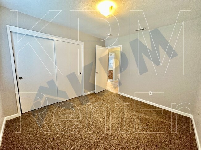 Building Photo - 2331 Shropshire Ct