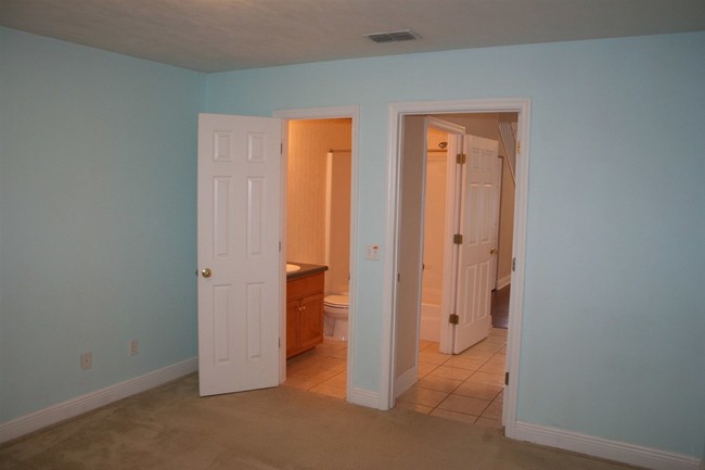 Building Photo - 3538 Chatelaine Ct