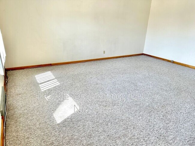 Building Photo - 2205 Lindyview Rd