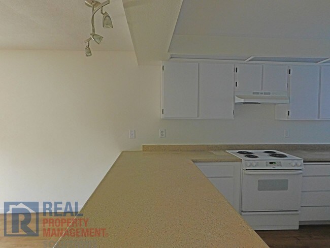 Building Photo - 3404 19th Ave