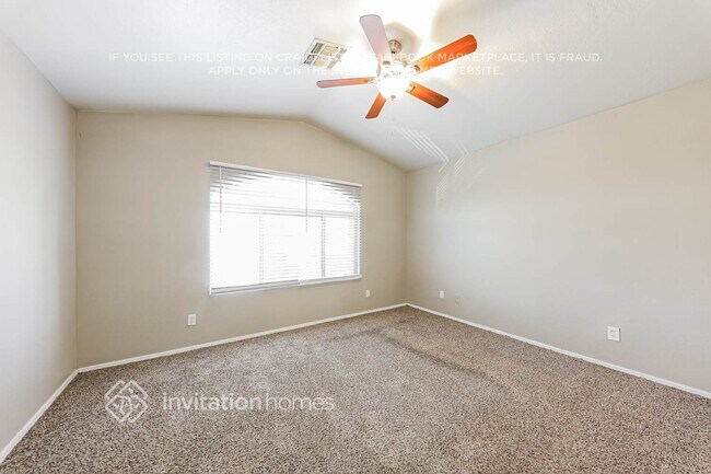 Building Photo - 606 W McRae Dr