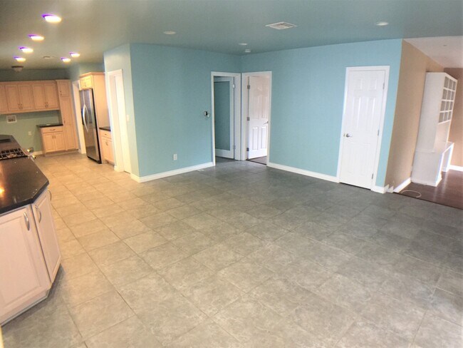 Building Photo - 4 Bed/ 2 Bath House Rental in El Segundo