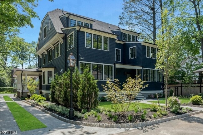 Building Photo - 84 Watchung Ave