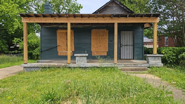 Building Photo - 808 Dallas St