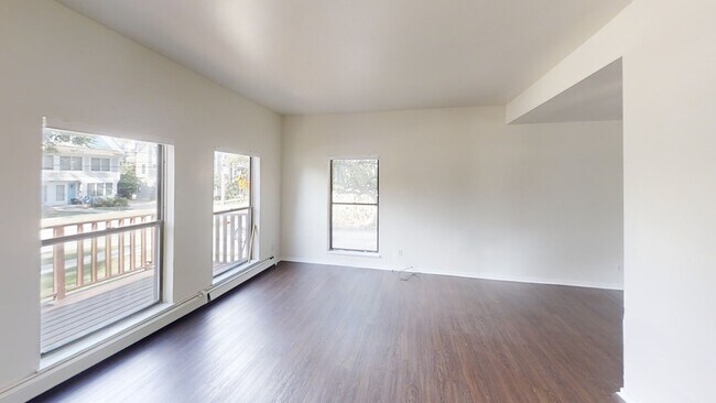 Building Photo - 126 Hill St
