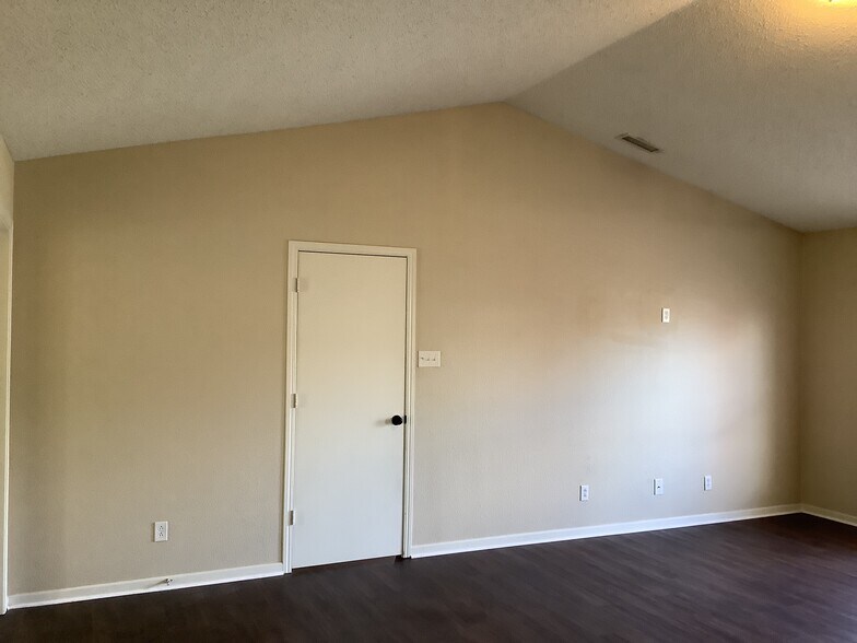 Building Photo - 5734 N Attleburg Dr