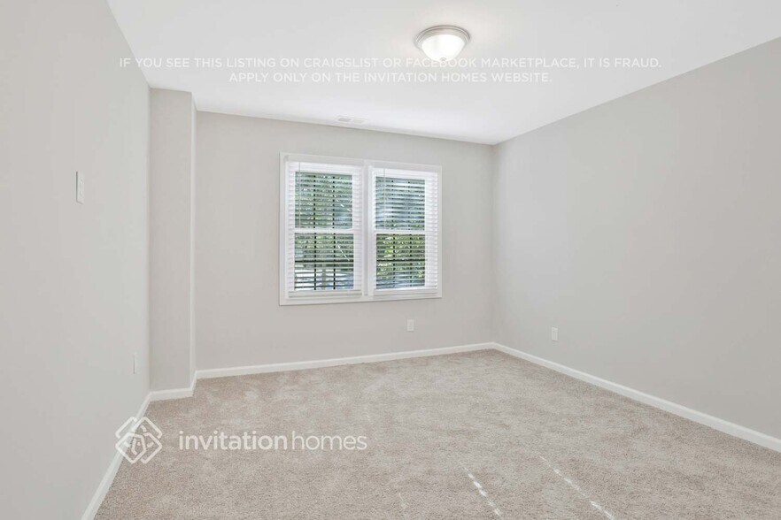 Building Photo - 3049 Larkspur Cir SW