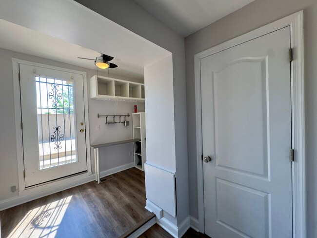 Building Photo - Beautiful 3Bed/2.5Bath Home in the City