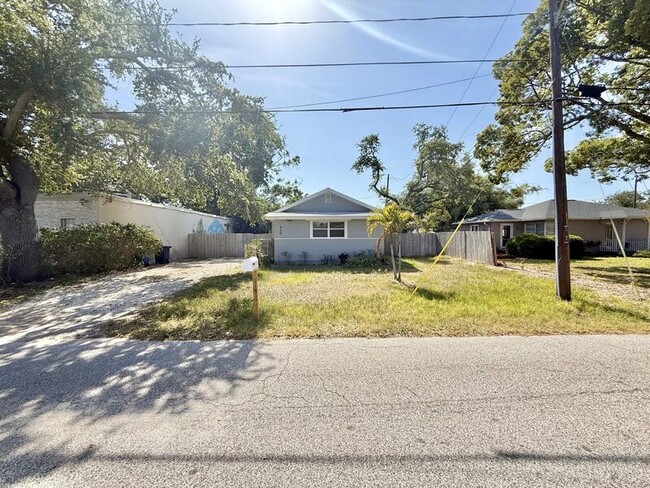 Primary Photo - 400 Elizabeth Ave