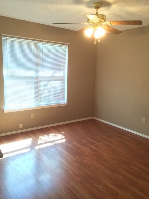 Building Photo - 2601 Cedar Ln