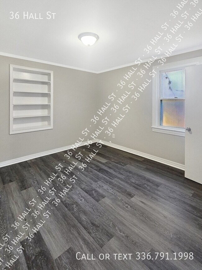 Building Photo - 36 Hall St