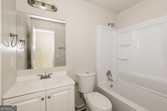 Building Photo - 824 Piccadilly Cir
