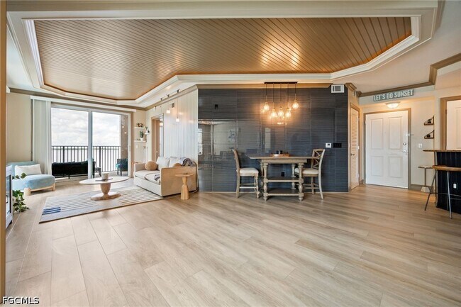 Building Photo - 2825 Palm Beach Blvd