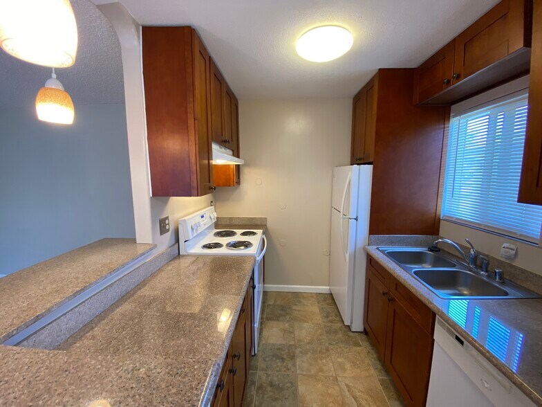 Building Photo - 2118 Peppertree Way