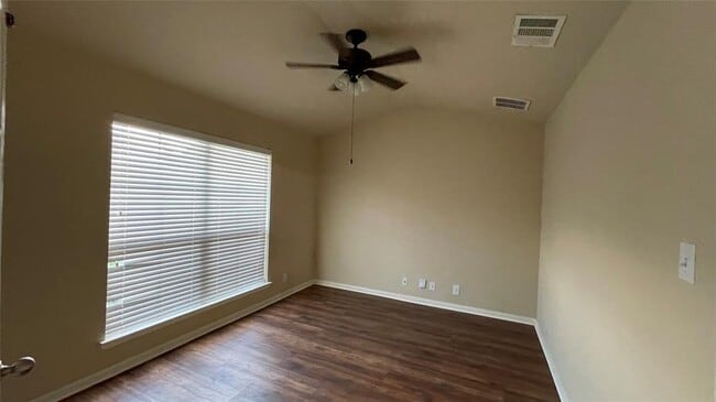 Building Photo - 1807 Colorado Bend Dr