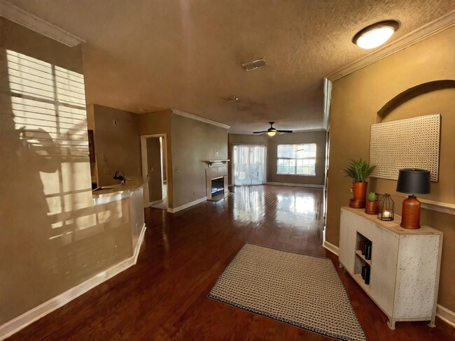 Building Photo - Exceptional Ground Floor Condo with Premiu...