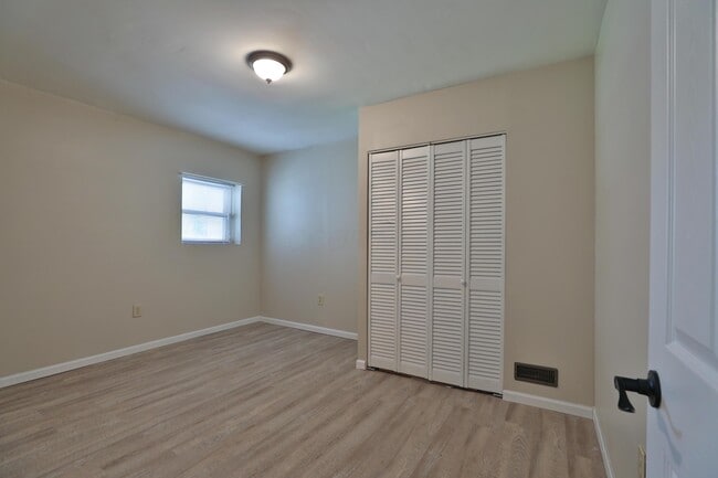 Building Photo - 3553 Brookside Blvd