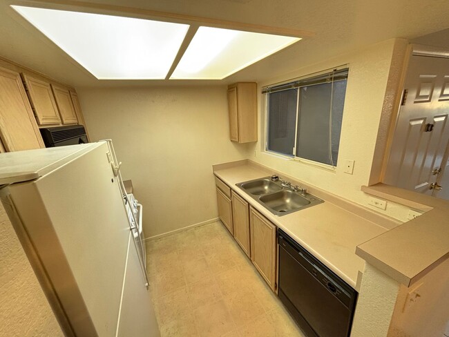 Building Photo - Darling Southwest one bedroom condo locate...