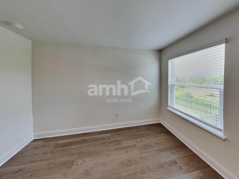 Building Photo - 5654 Oesterle Rd