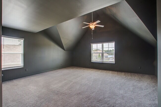 Building Photo - 2732 Harmony Lake Dr