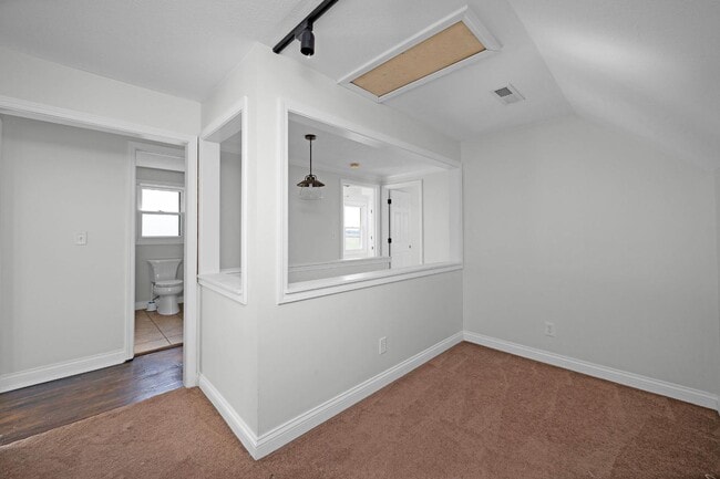 Building Photo - 180 White Mills Glendale Rd W