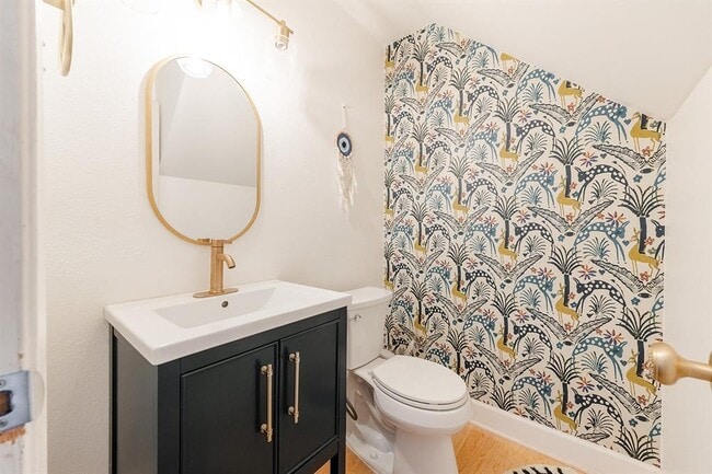 Building Photo - 722 Decker Prairie Dr