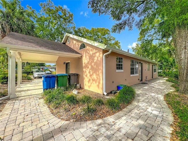 Building Photo - 332 Harris Ave