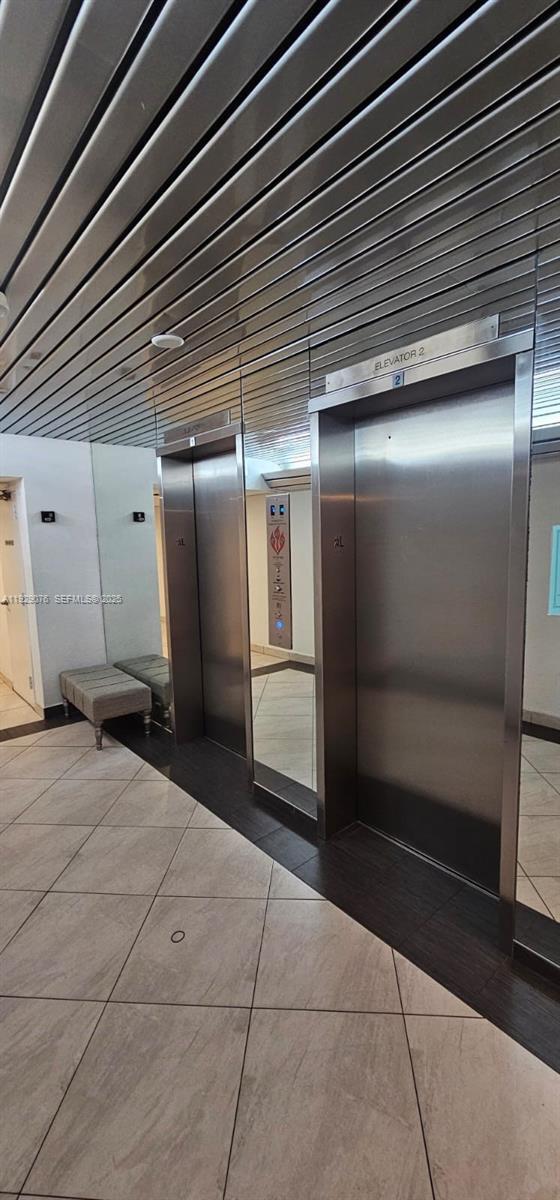 Building Photo - 9273 Collins Ave