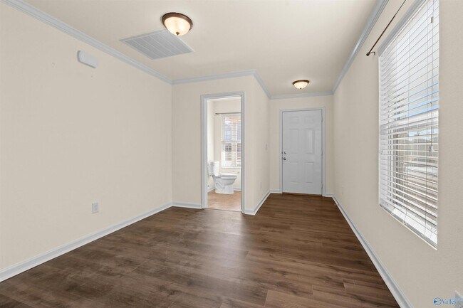 Building Photo - 313 Mertle Dr