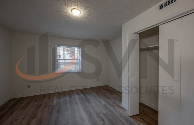 Building Photo - Spacious 2BR, 2BA Condo in Desirable Chapel Hill Community