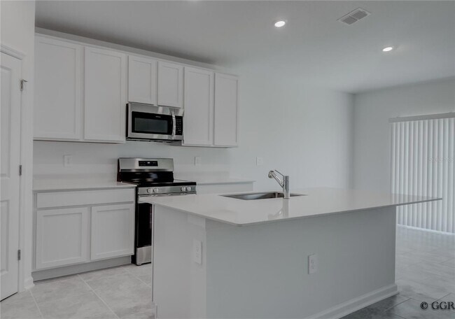 Building Photo - 5005 Worchester Dr