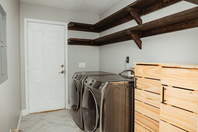 Building Photo - 2813 Atoka Trail