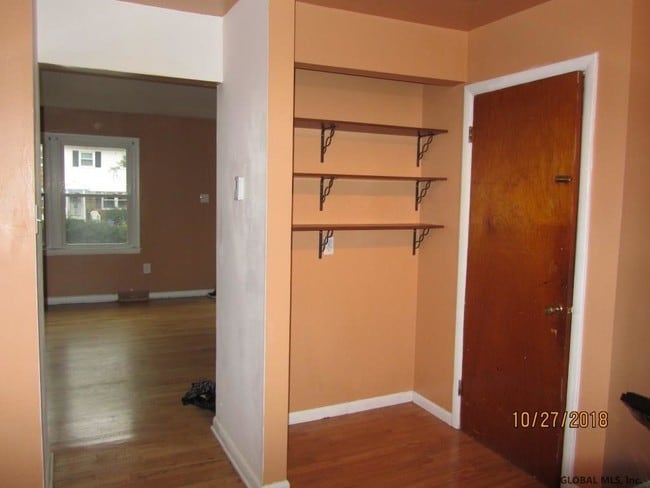Building Photo - 125 Mt Hope Dr