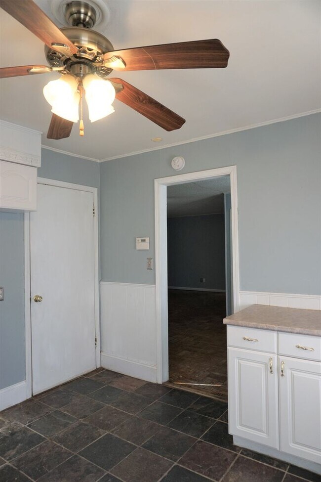 Building Photo - 3 Bed 1 Bath 1 Car in Steve Pennington Addition of NW OKC