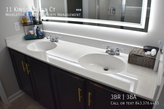 Building Photo - 11 King's Cross Ct