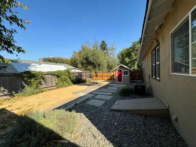 Building Photo - 498joh