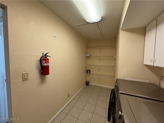 Building Photo - 4070 Looking Glass Ln