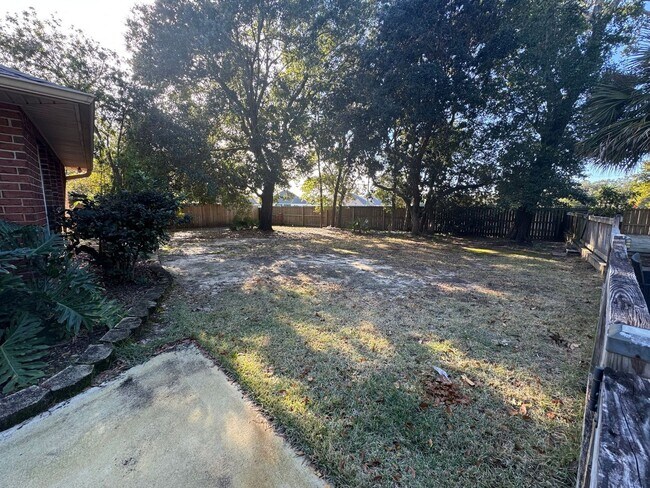 Building Photo - Gulf Breeze - Melissa Oaks - 4 Bedroom, 2 Bathroom w/ pool